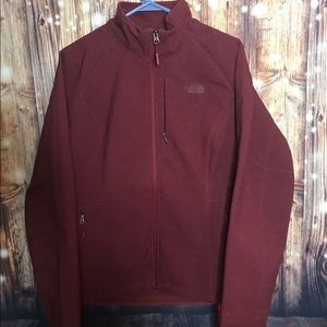 BNWT WOMEN’S North Face Coat!!